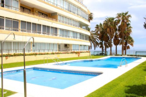 1 bed garden apt sleeps 2, parking, next to beach